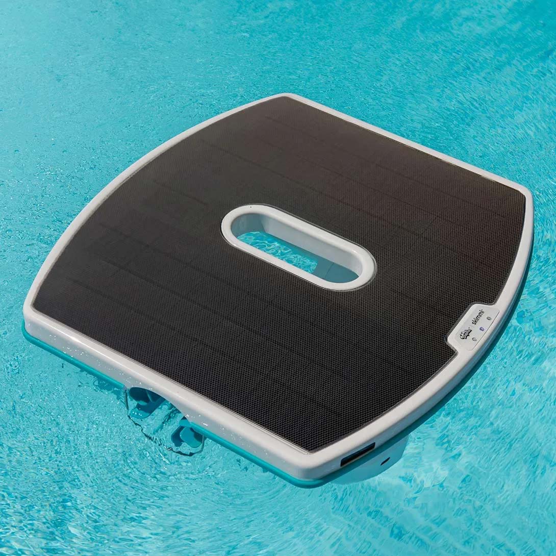 Automatic pool skimmers